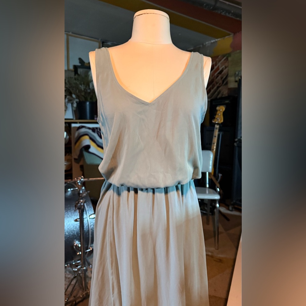 Elegant Light Blue Sleeveless Dress